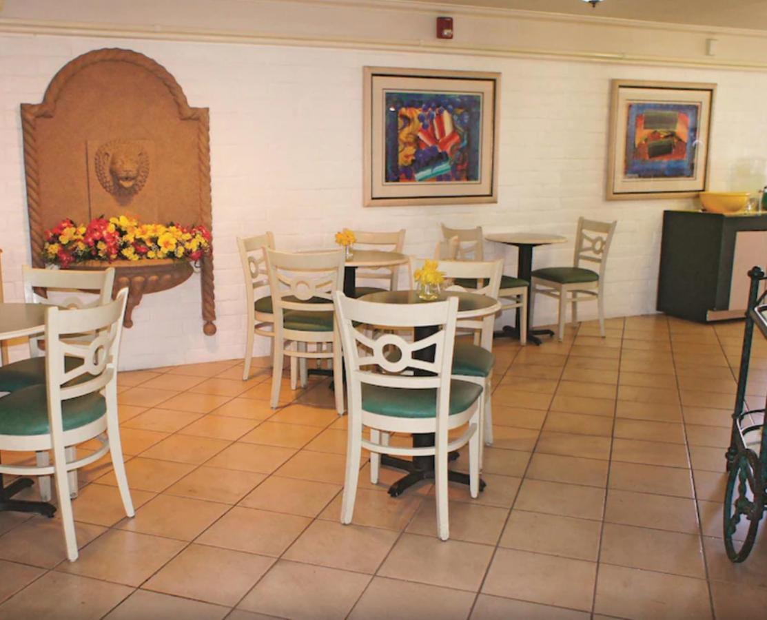 La Quinta Inn By Wyndham Bakersfield South Экстерьер фото